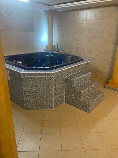 Spa, jacuzzi, sauna, masaj oriental.